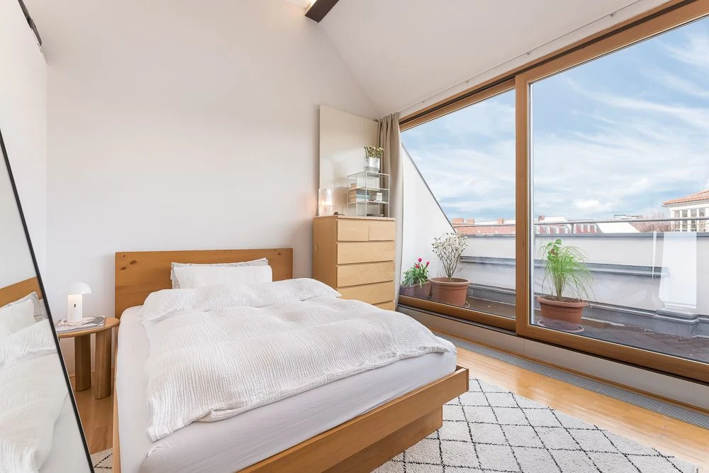 Schlafzimmer mit Terrasse