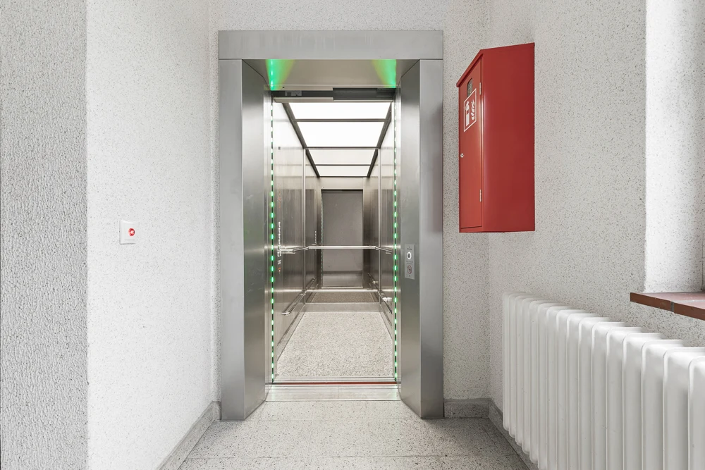 Moderner Fahrstuhl